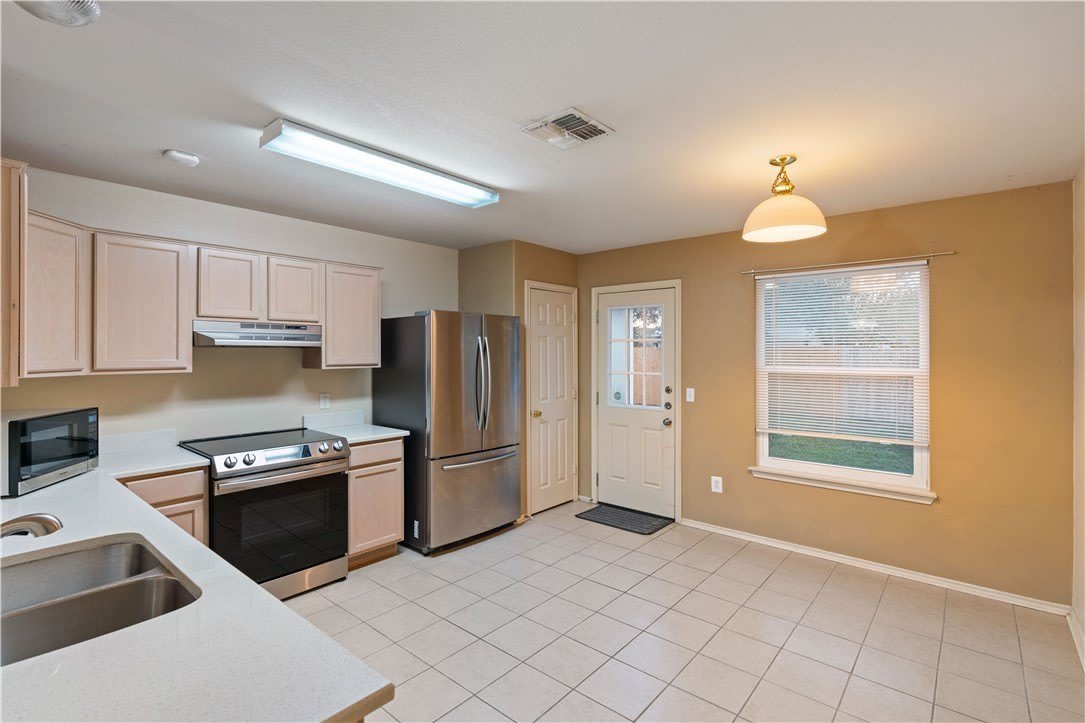 3105 Halifax Drive – photo 3