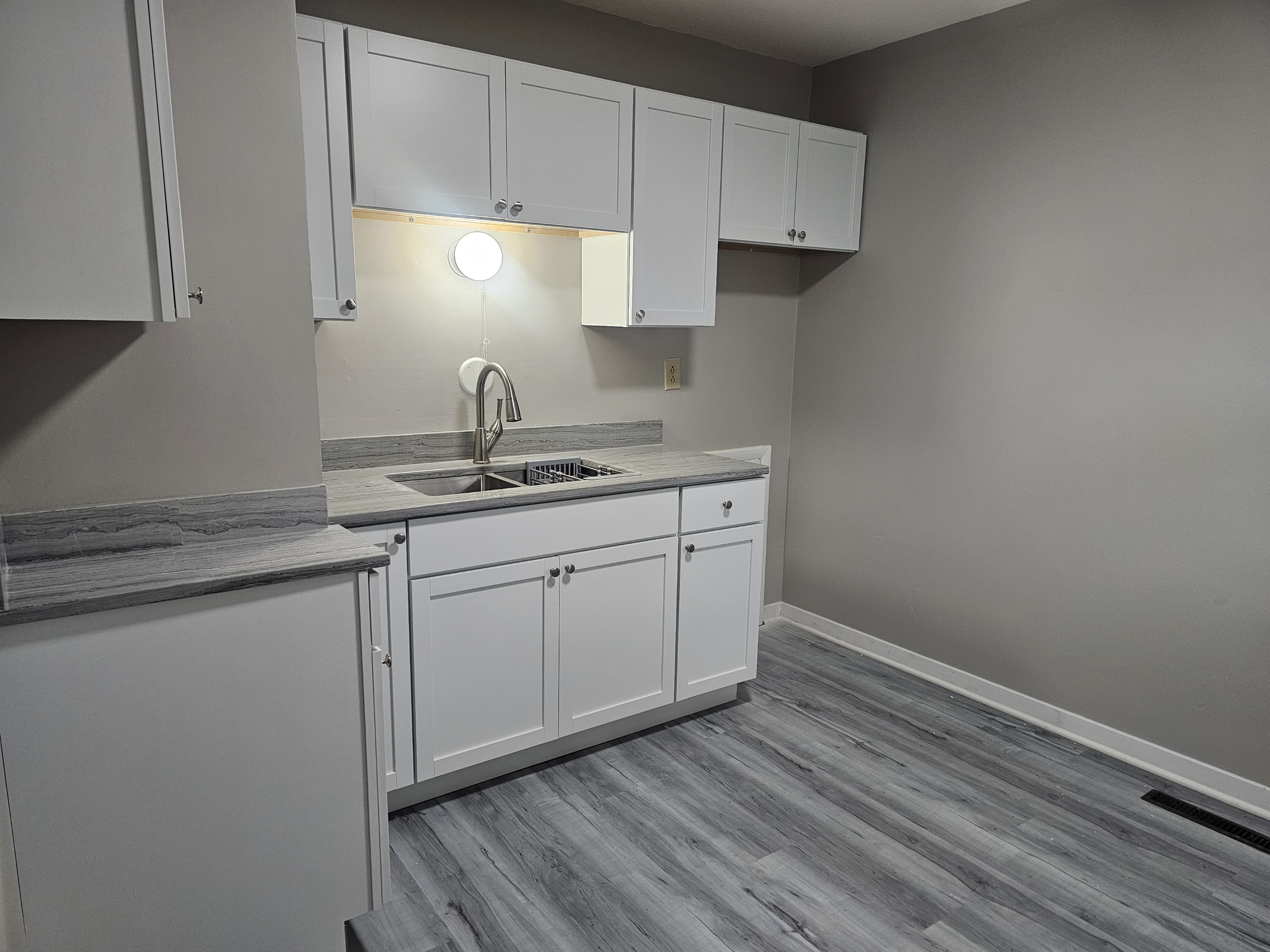 1062 Brentnell Ave – photo 3