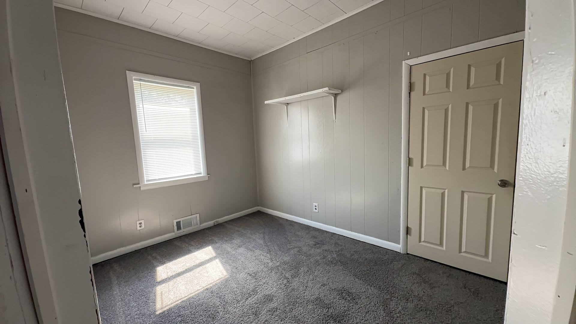 1521 Amp 1521 1 2 E Kirby Ave Aarc Management Llc – photo 3