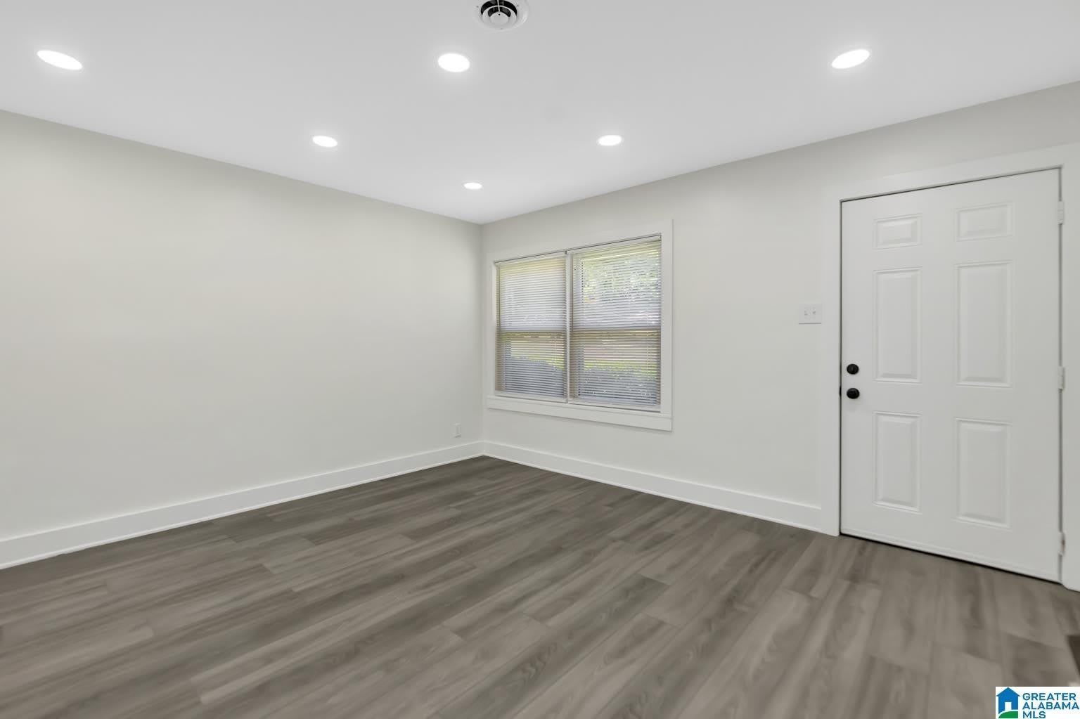 1701 Valley Avenue – photo 2