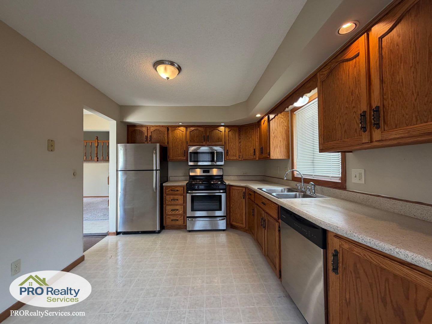 3 Bedroom Home In Shoreview – photo 4