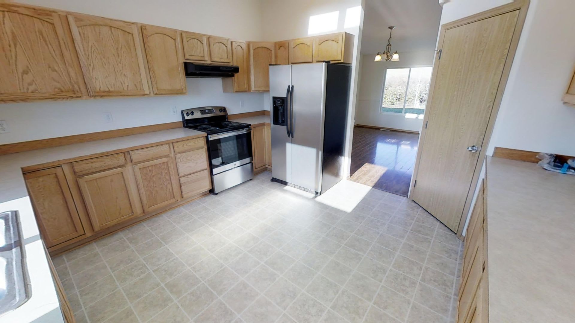 ***PENDING APPLICATION***Lovely Home with Breathtaking views – photo 4