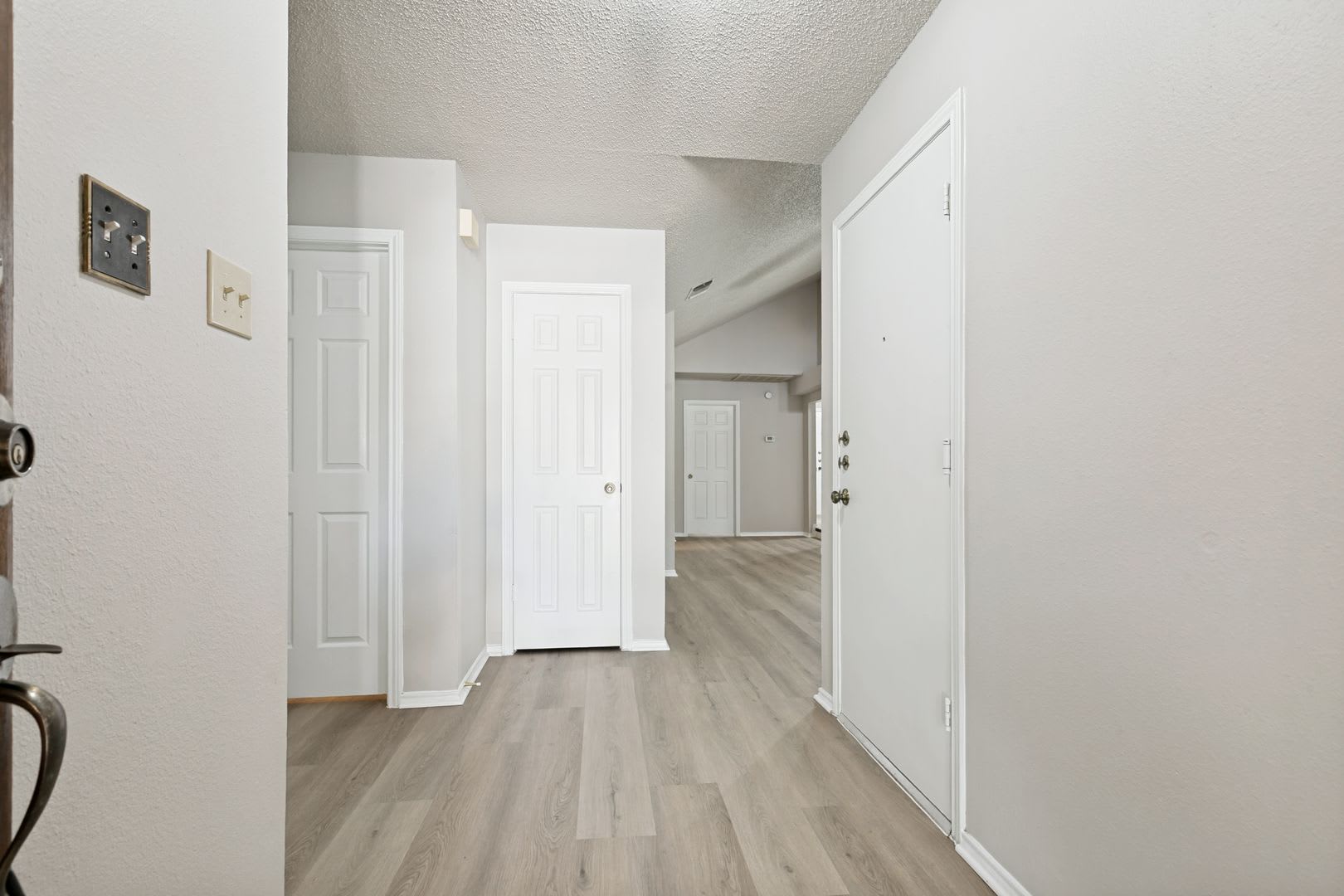3-BEDROOM SINGLE STORY HOME IN ENCINO PARK – photo 5