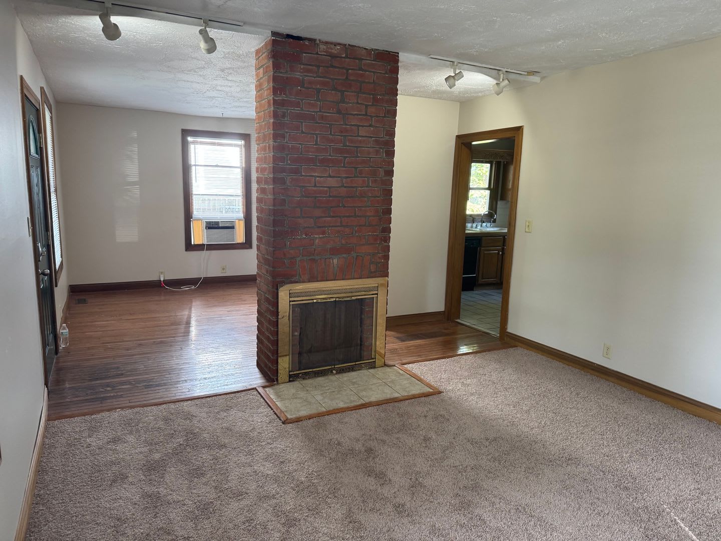 2 Bedroom 1 bath Single Family Home – photo 3