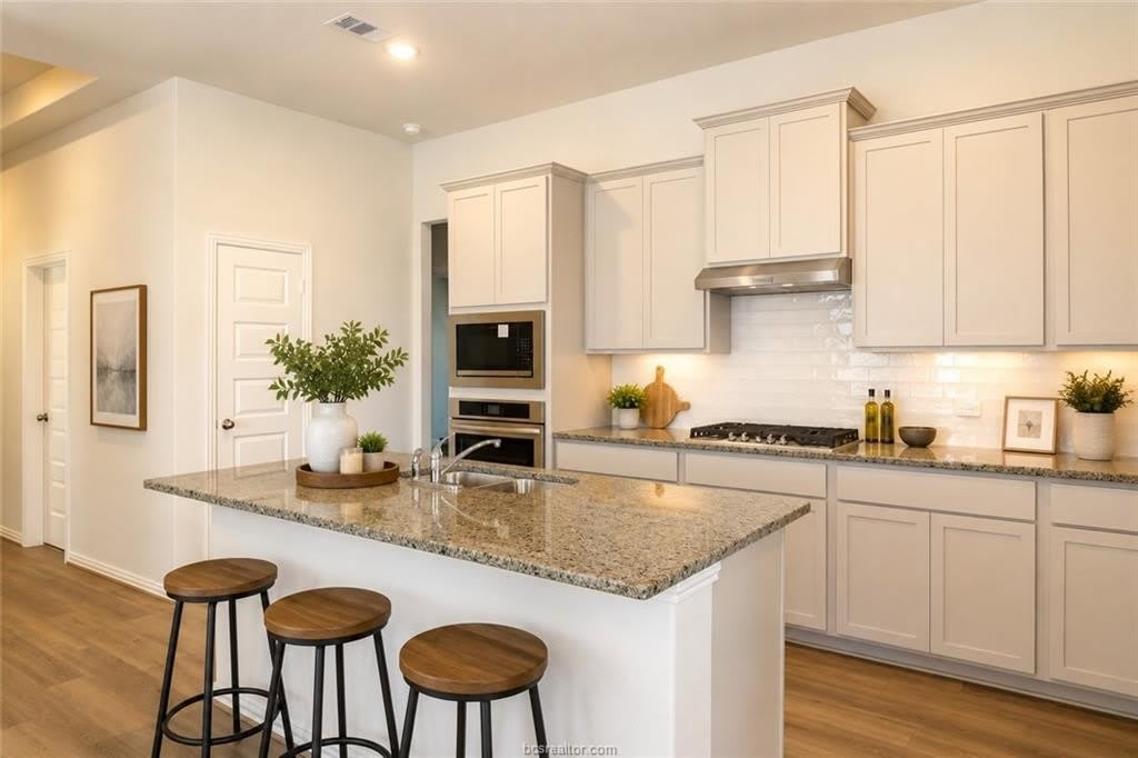 6306 Fulton Drive – photo 5