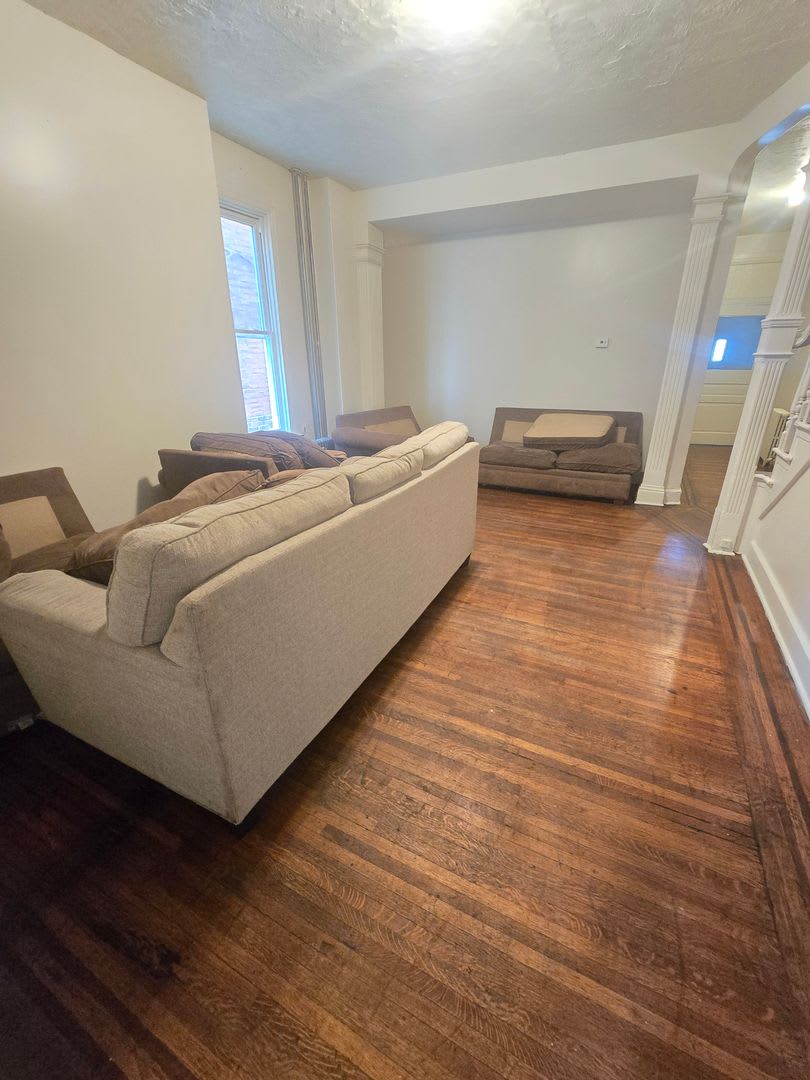 Student Housing -- 6 Bedroom Townhome by York College – photo 5