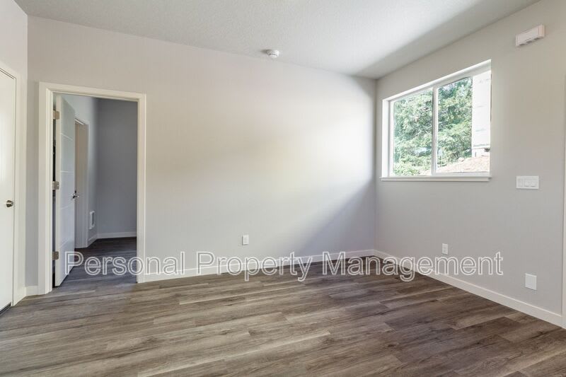 1801 N 20th Ct – photo 4