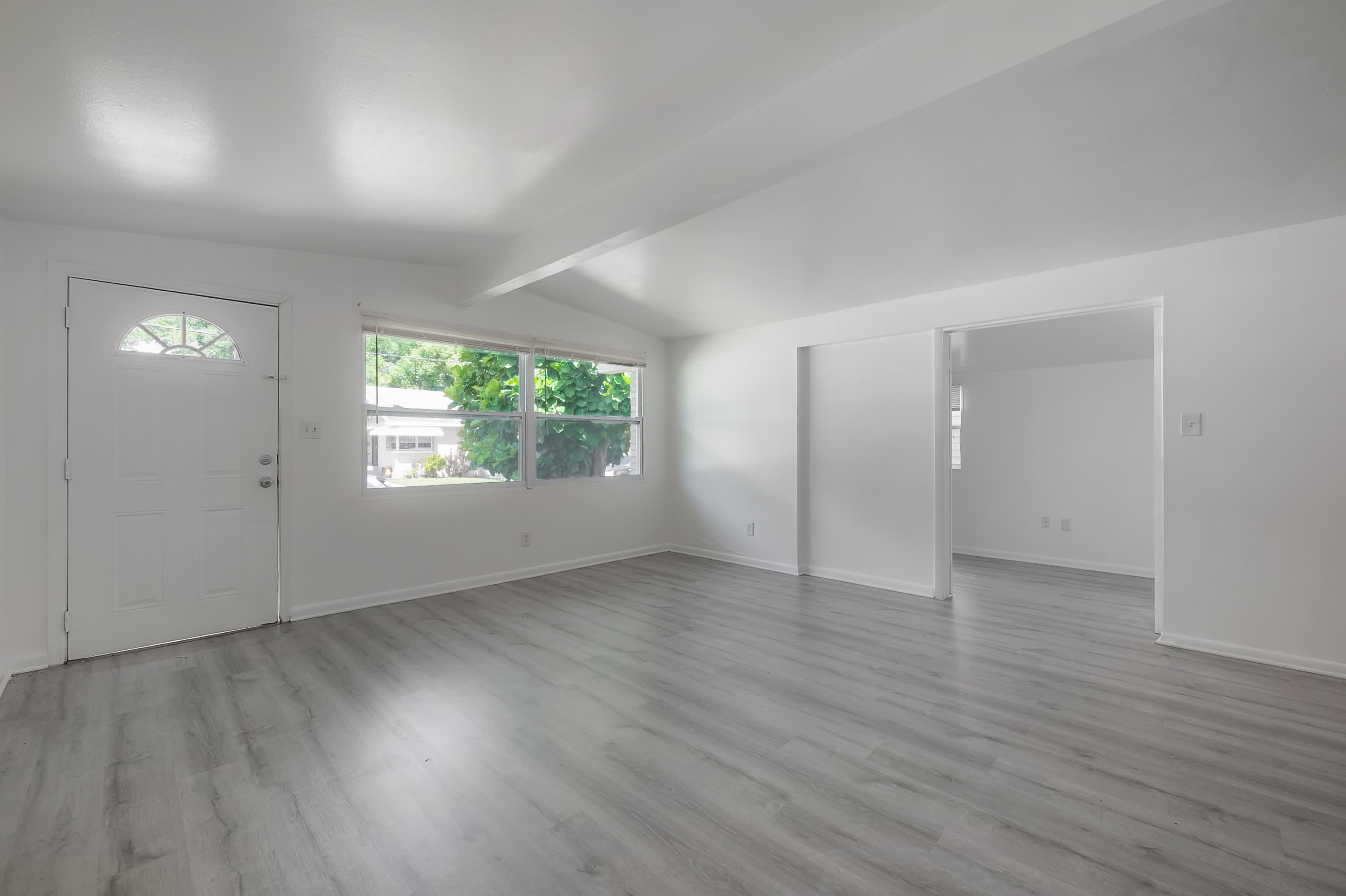 4017 Seminole Ave – photo 2
