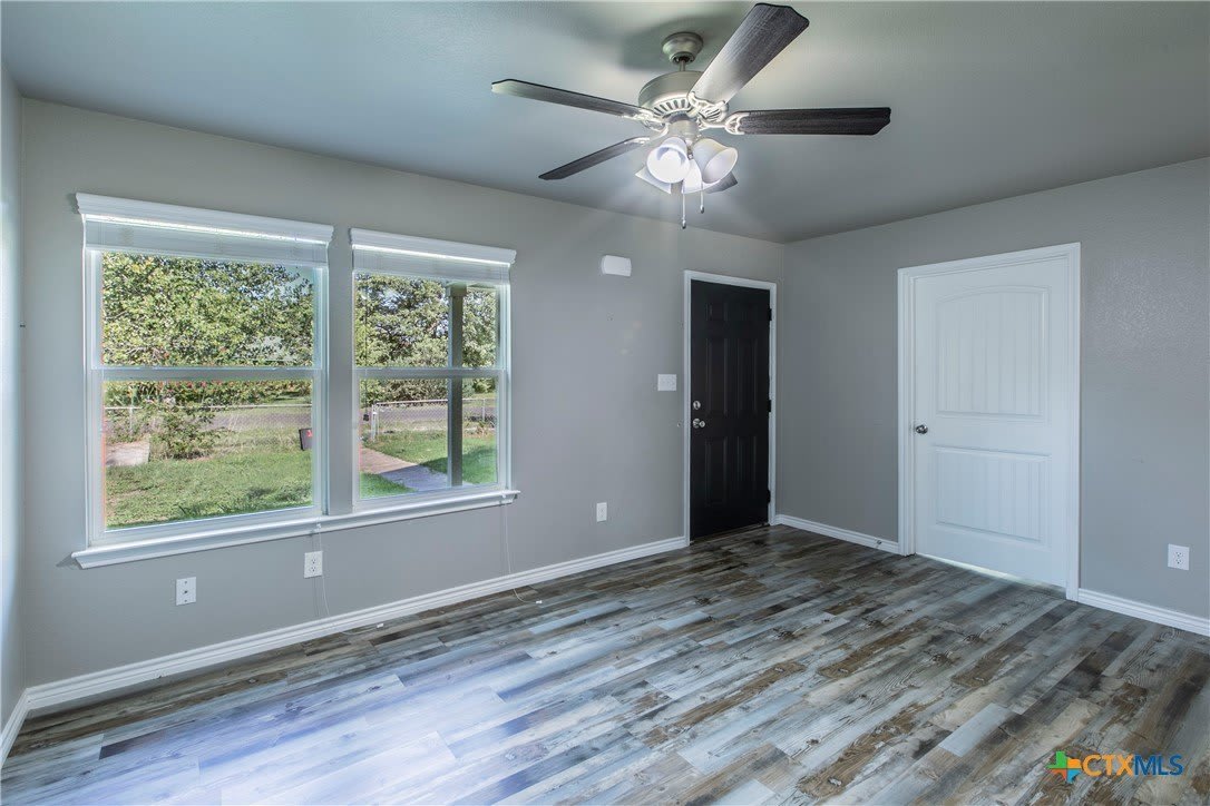 406 N 4th Street – photo 2