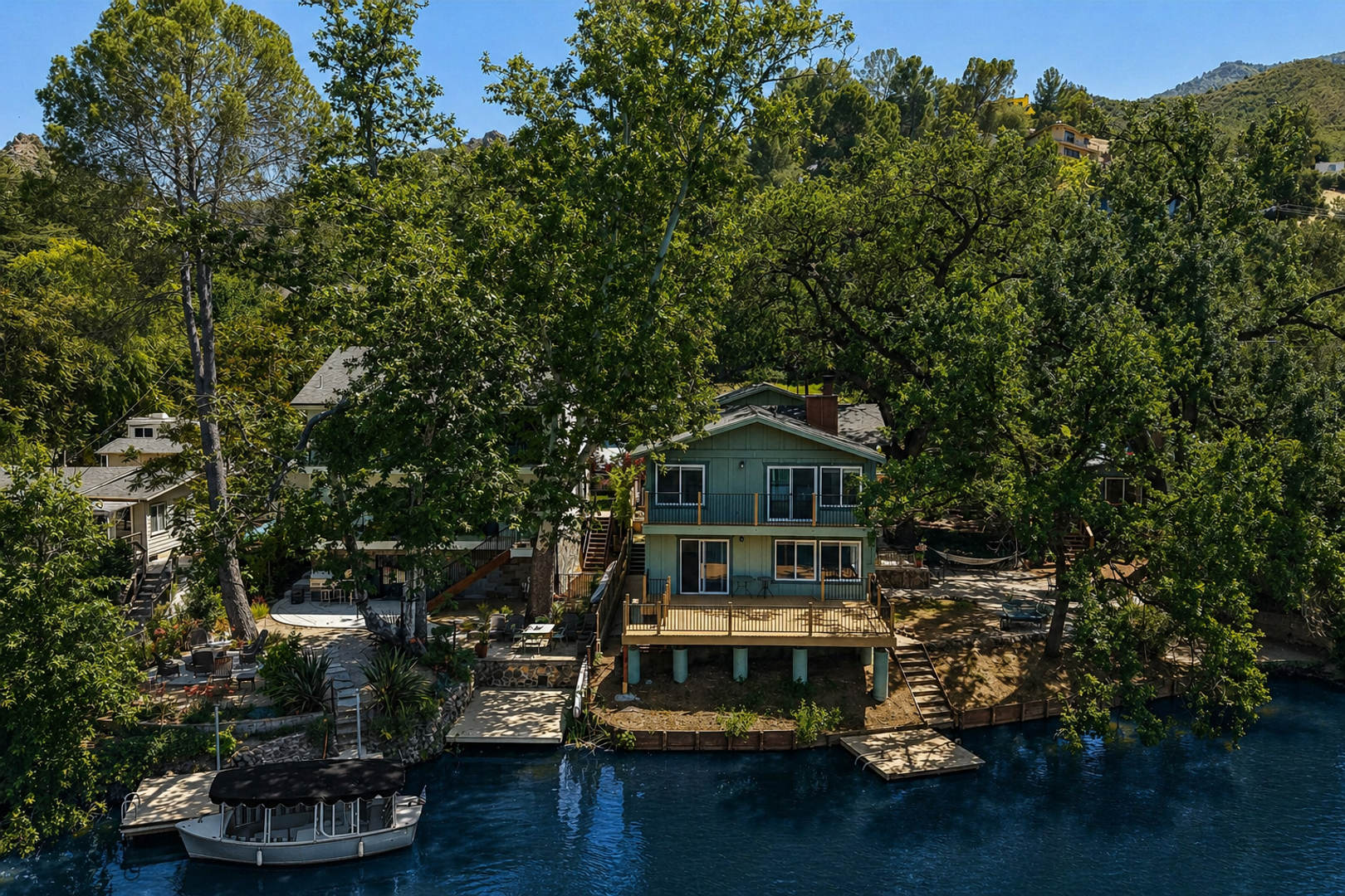 Lake Front Living – photo 5