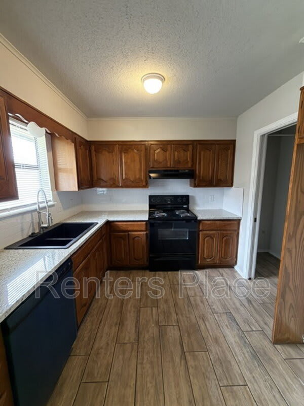 1548 East 74th Street – photo 2