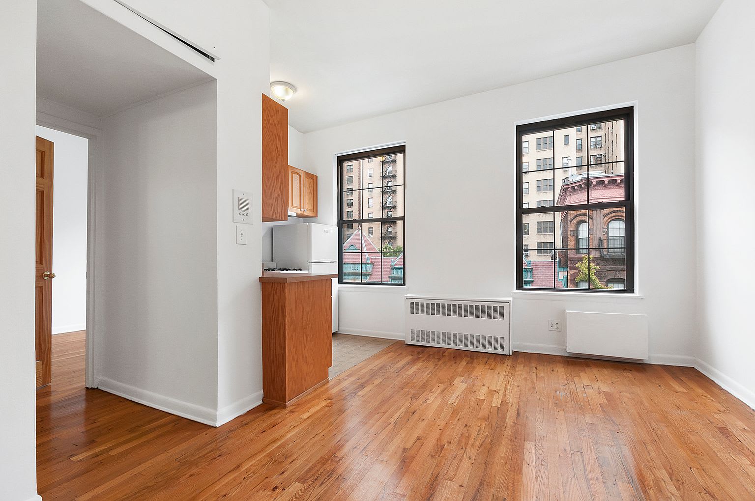 330 W 85Th St Apt 4A – photo 1