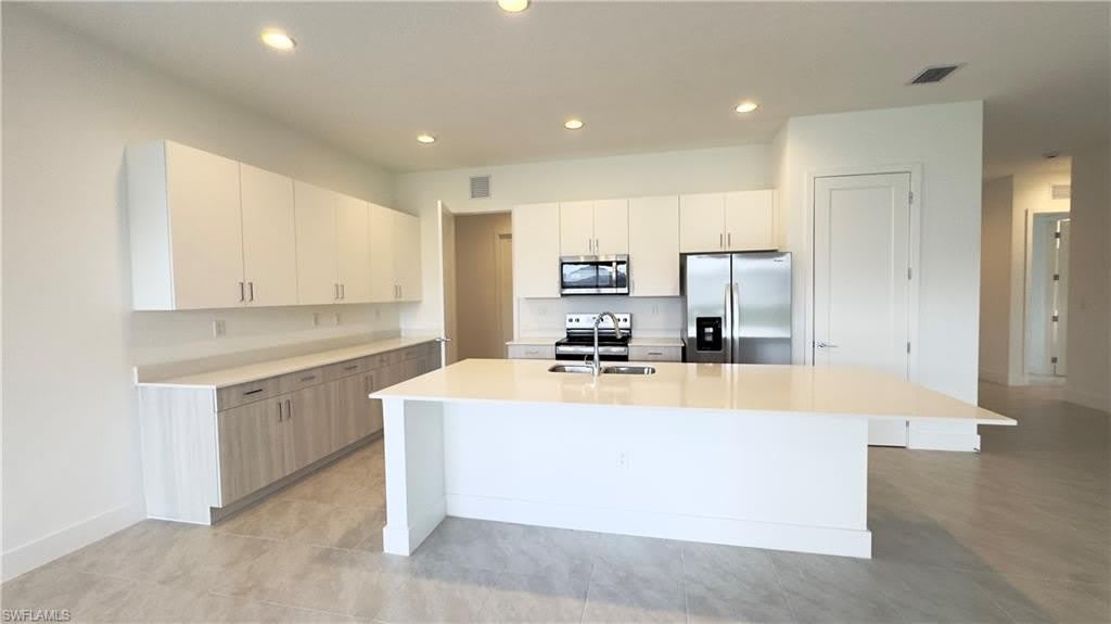 5105 PENELLA AVE – photo 4
