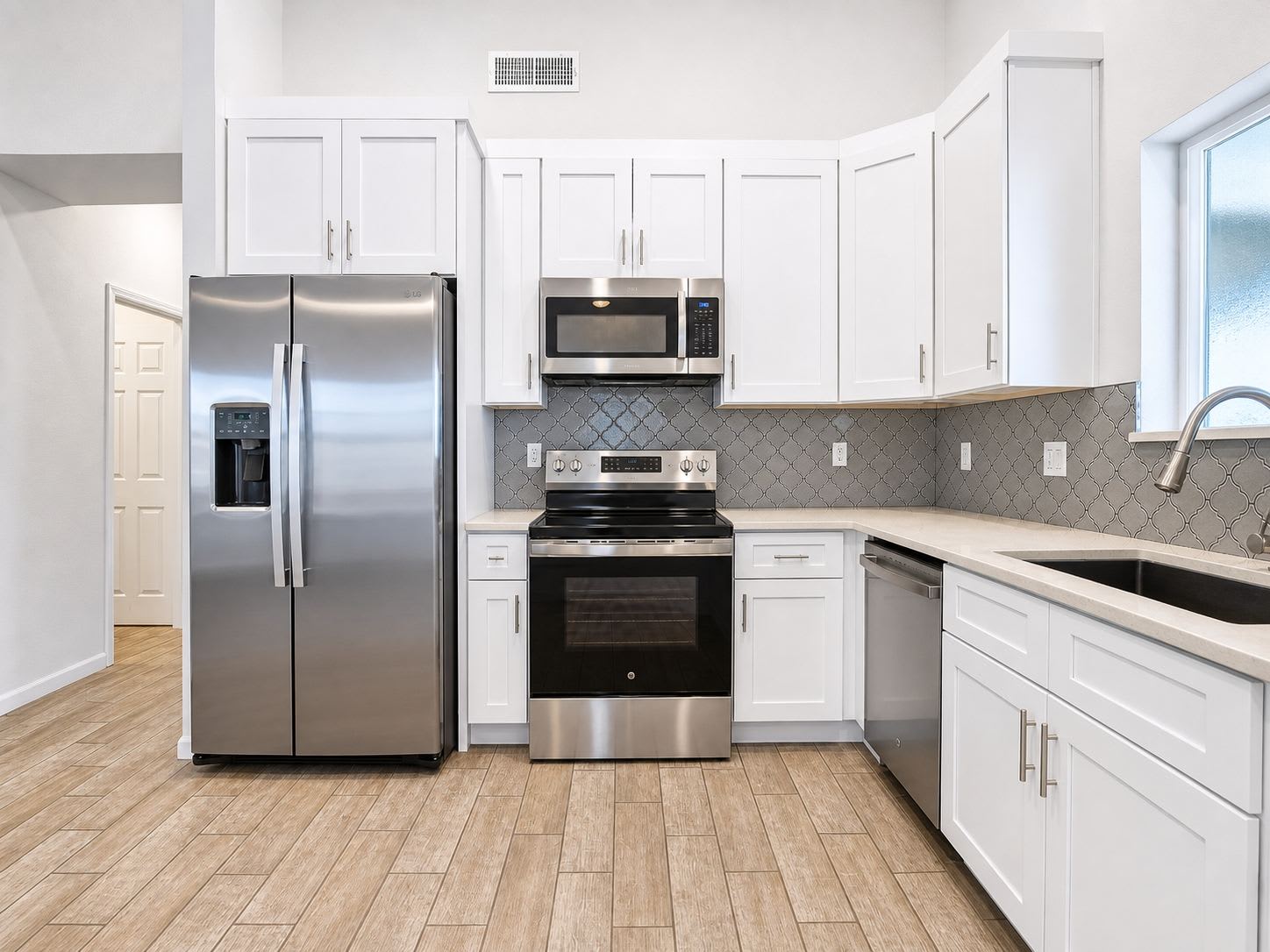 1112 East 4th Street – photo 5