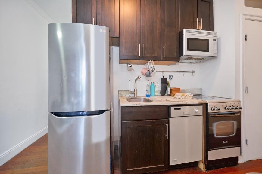 211 AVENUE A – photo 4