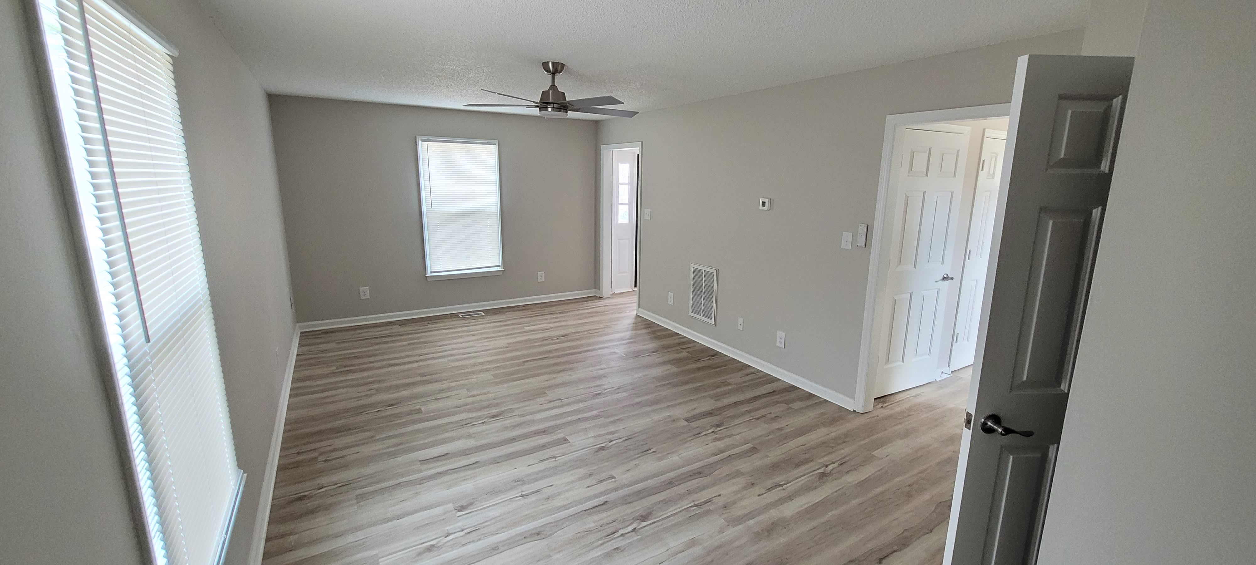 4505 Southern Webbing Mill Rd – photo 2