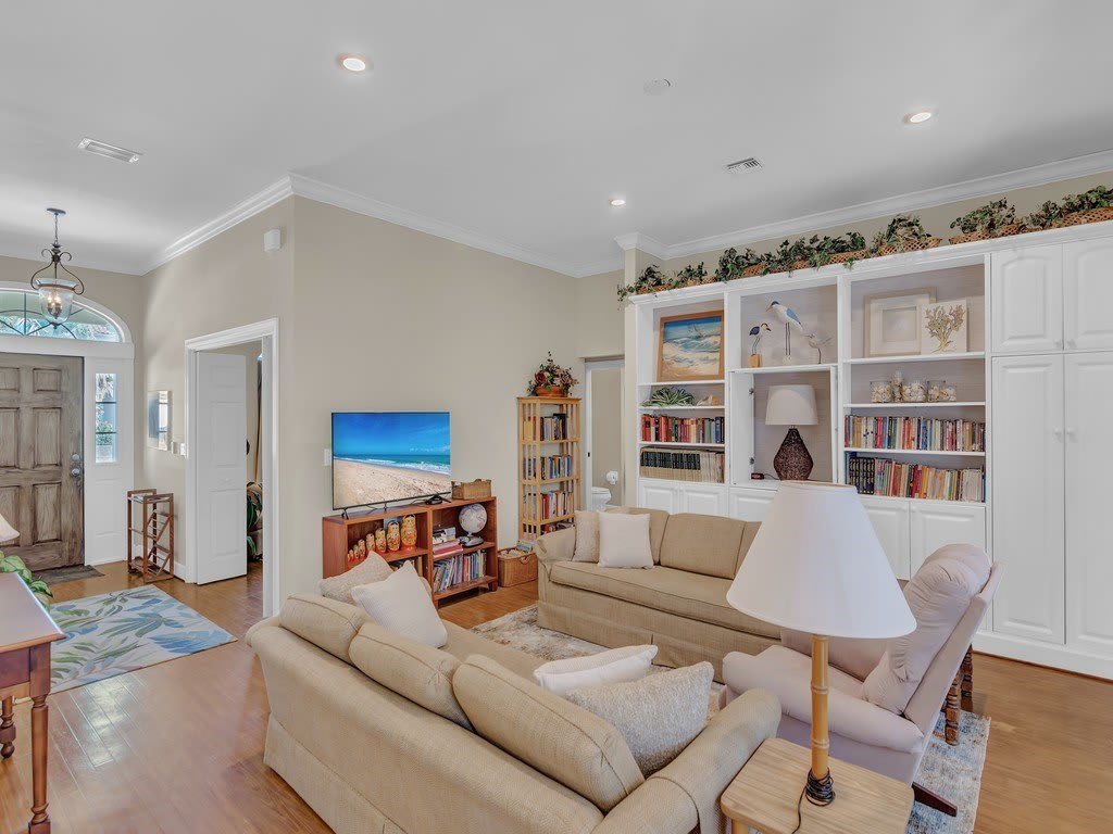 2225 Seaside Street – photo 5