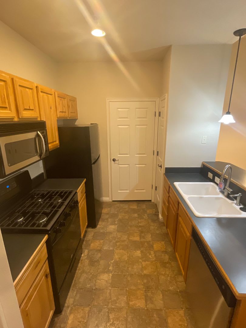Beautiful Newly Renovated Townhome – photo 5