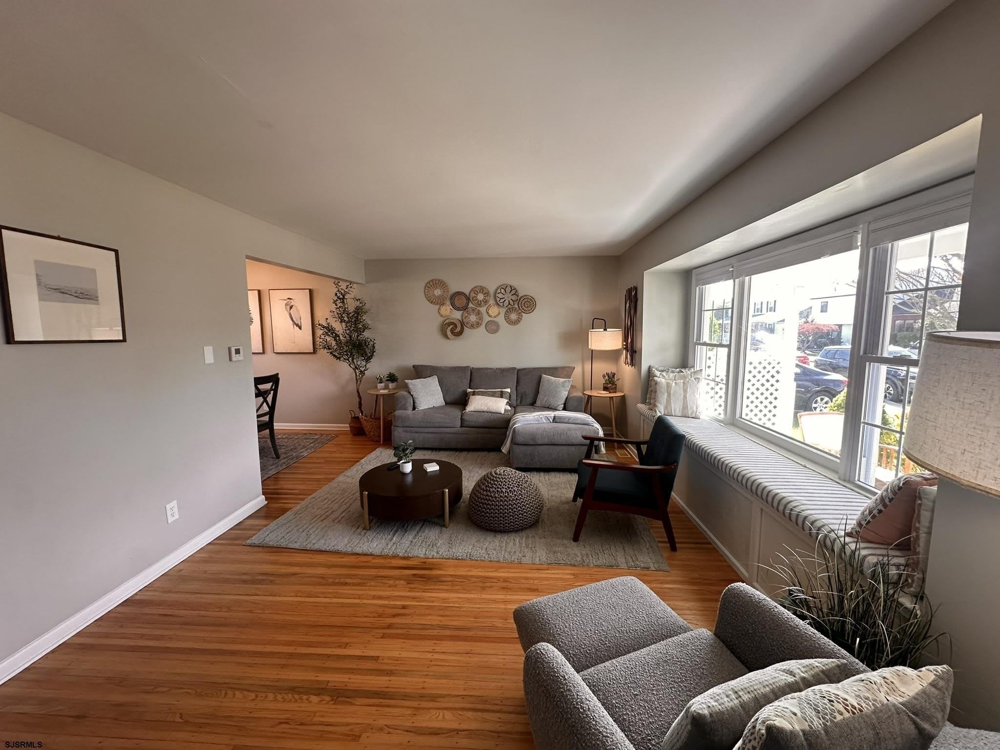 611 N Delavan Ave – photo 2