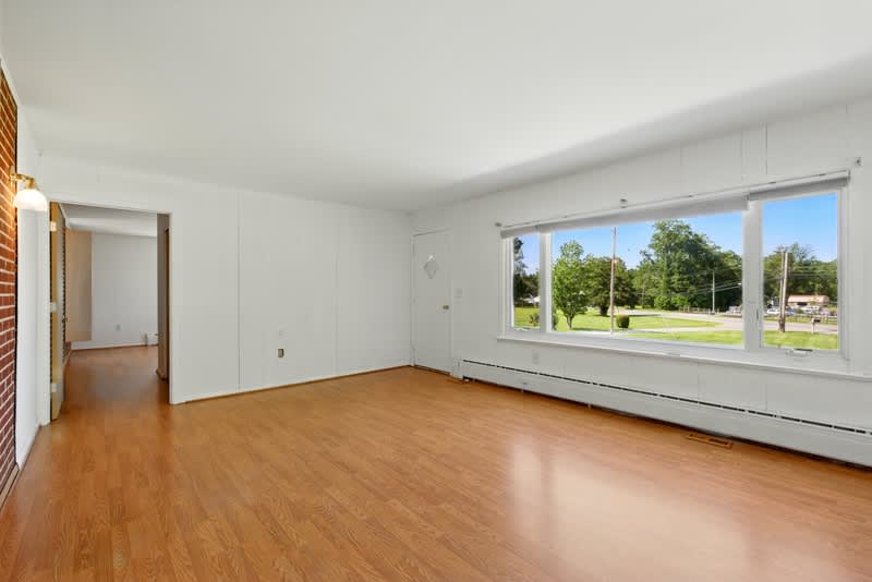 795 Annapolis Road – photo 2
