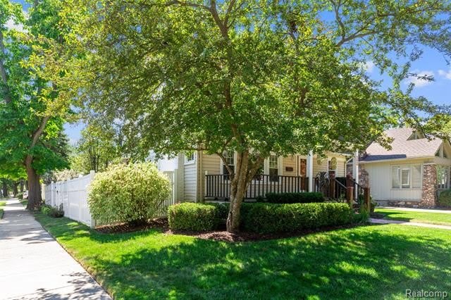 192 E Lincoln Street – photo 2