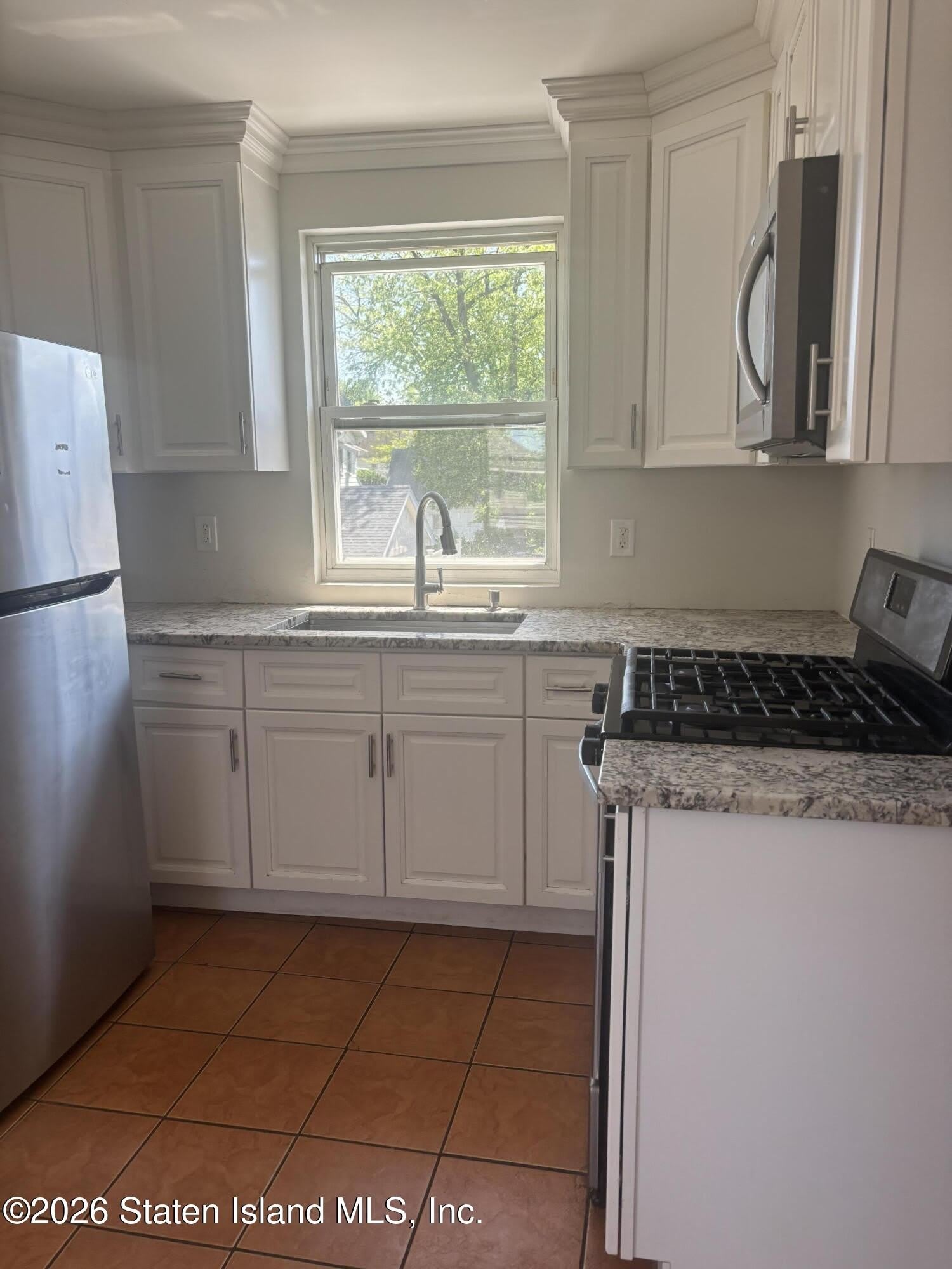 1294 Forest Avenue – photo 1