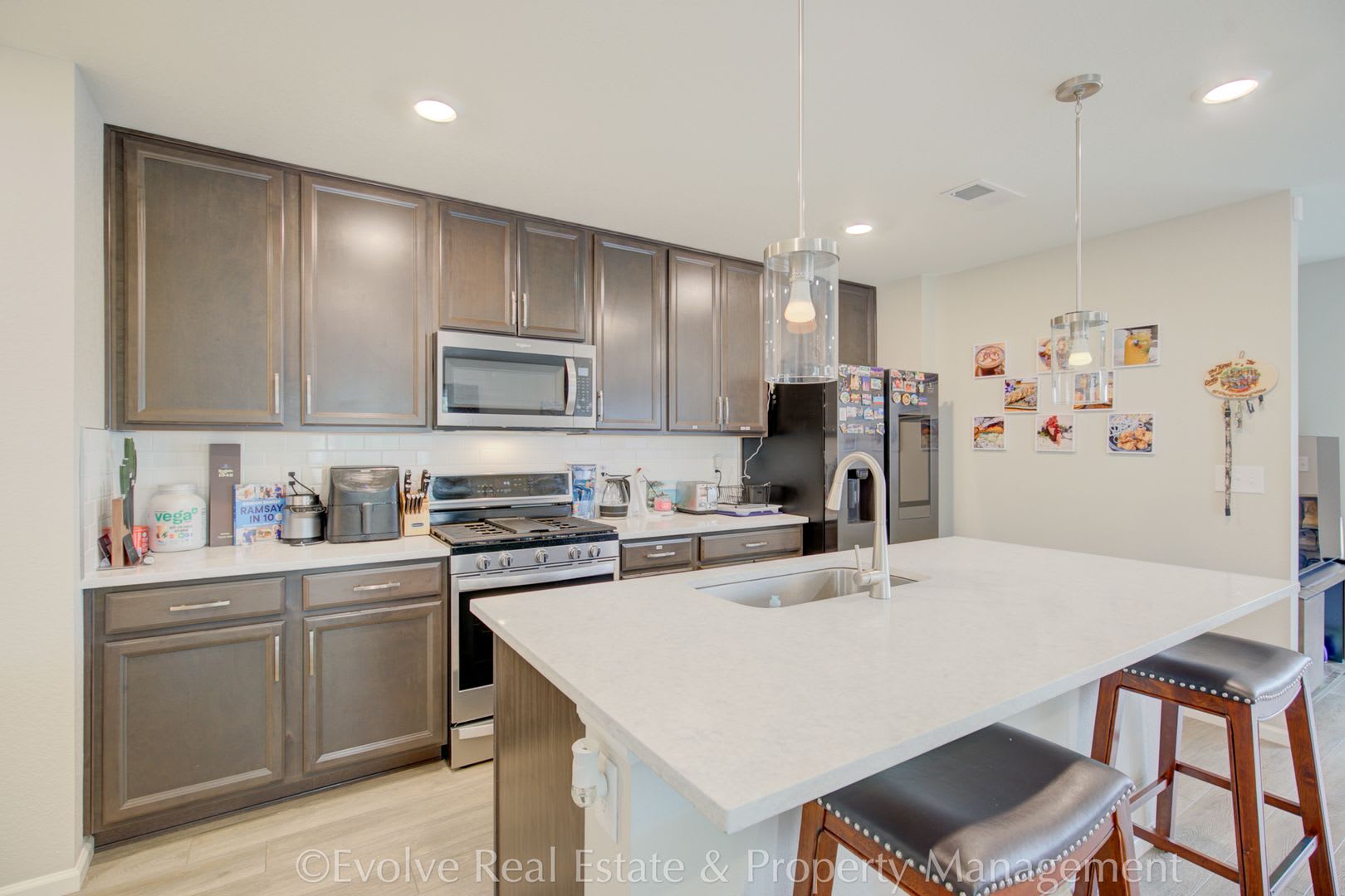 Evolve Real Estate: Stunning Aurora Gem! Available October 3rd – photo 5