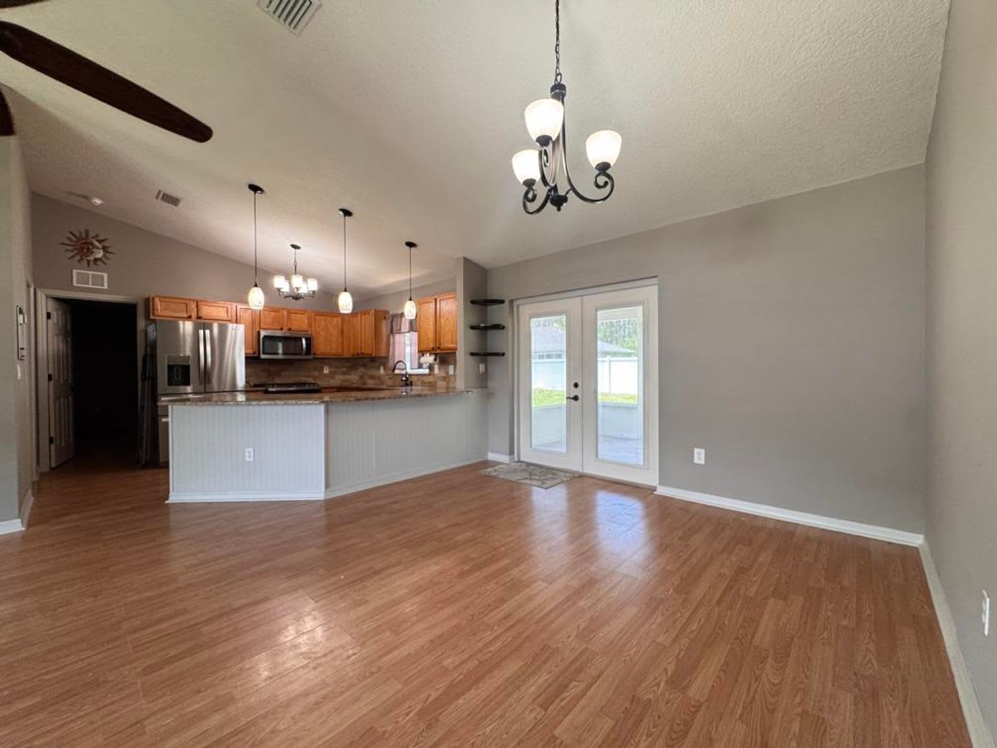 3 Bedroom in Seminole Woods – photo 5