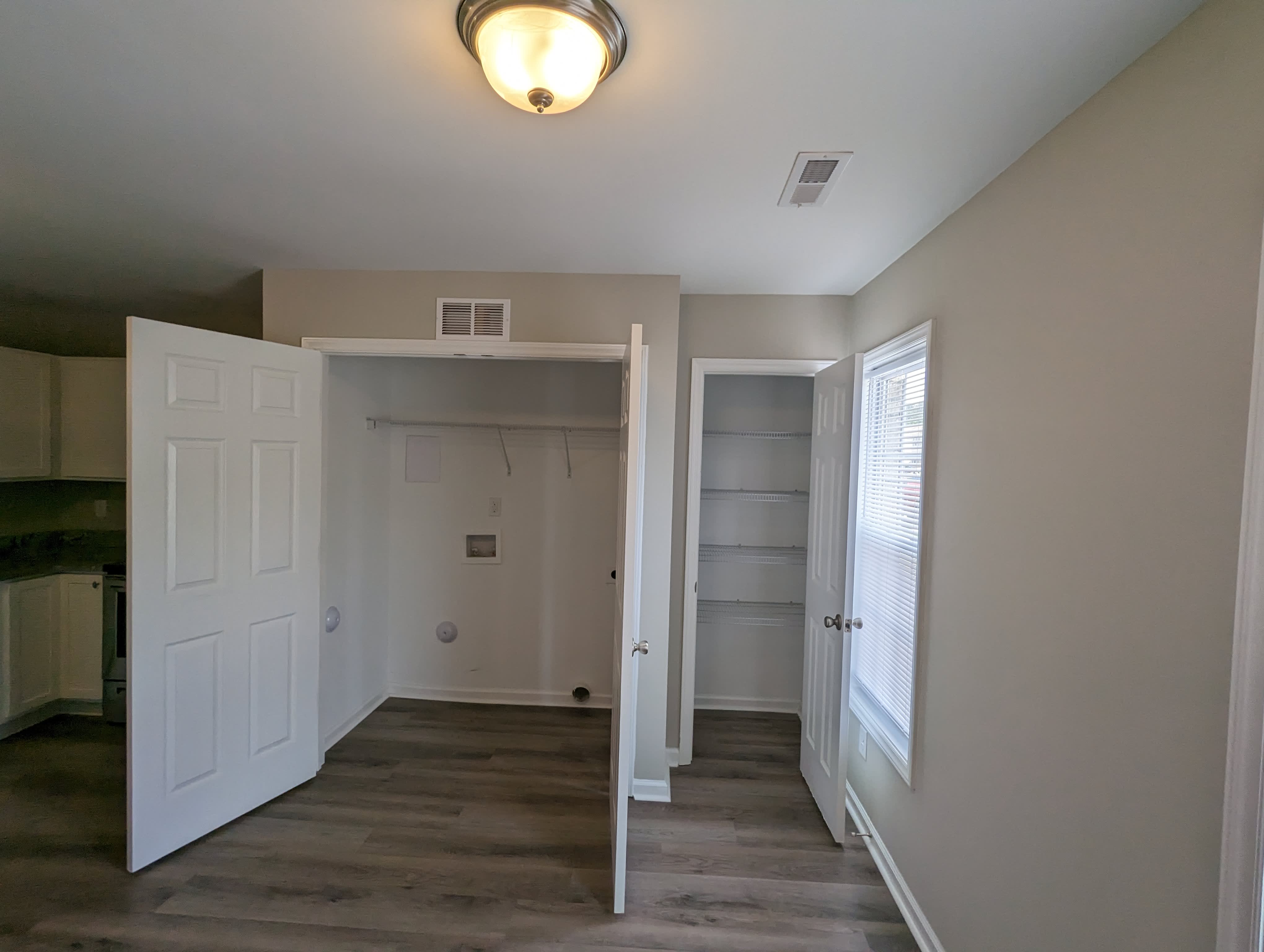 4160 Brook Creek Ln Unit B – photo 4