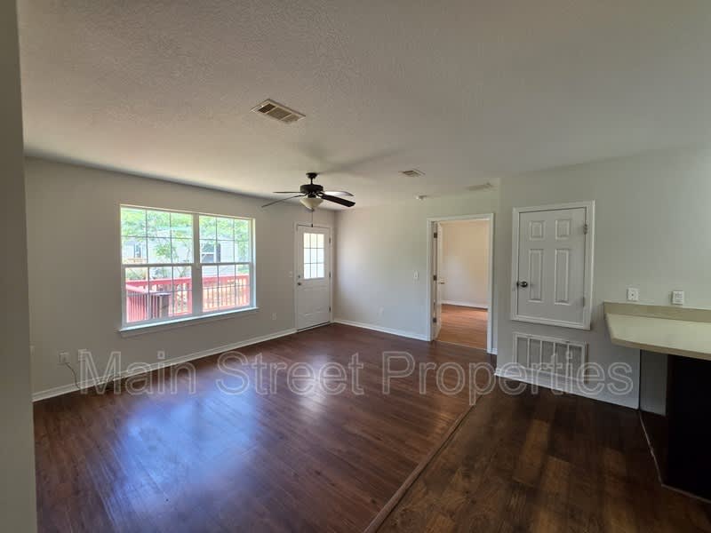 8510 Pond Avenue – photo 3