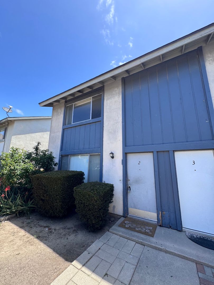 2 Bedroom 1 5 Bath Attached Unit Available – photo 1