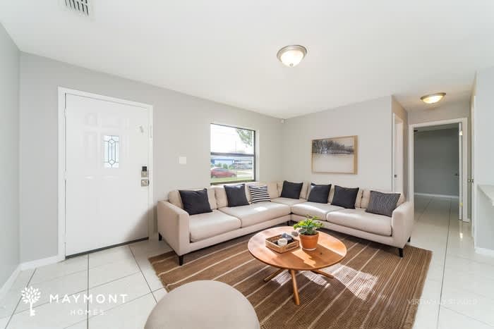 1737 Hinckley Road – photo 4