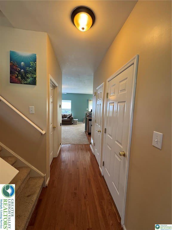 1081 Tudor Drive – photo 2