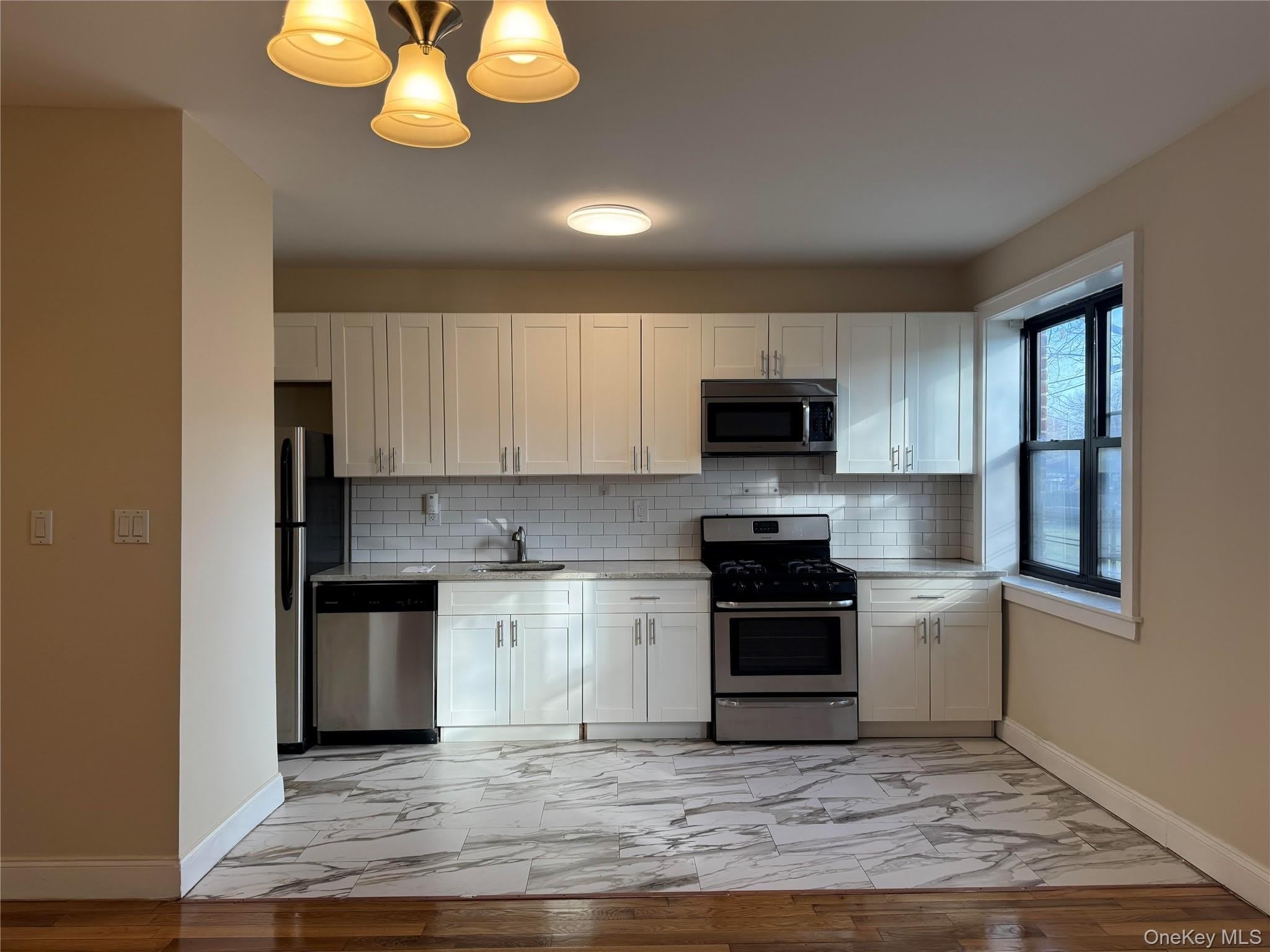 110 Stonelea Place – photo 2