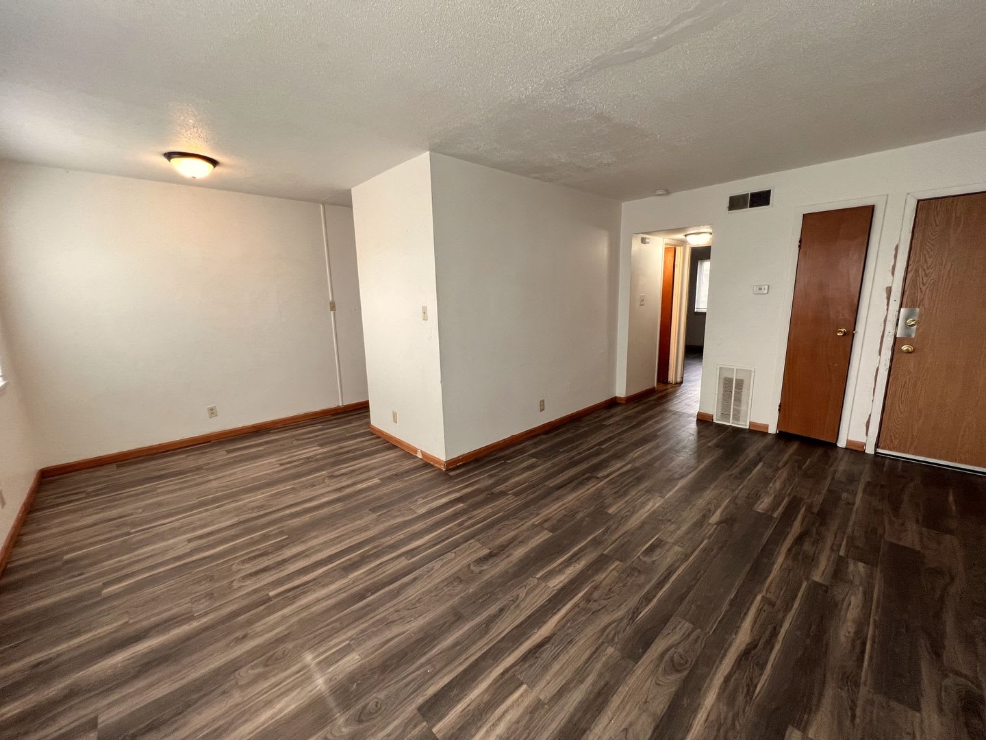 Freshly Renovated 1 Bedroom 1 Bath Unit – photo 4