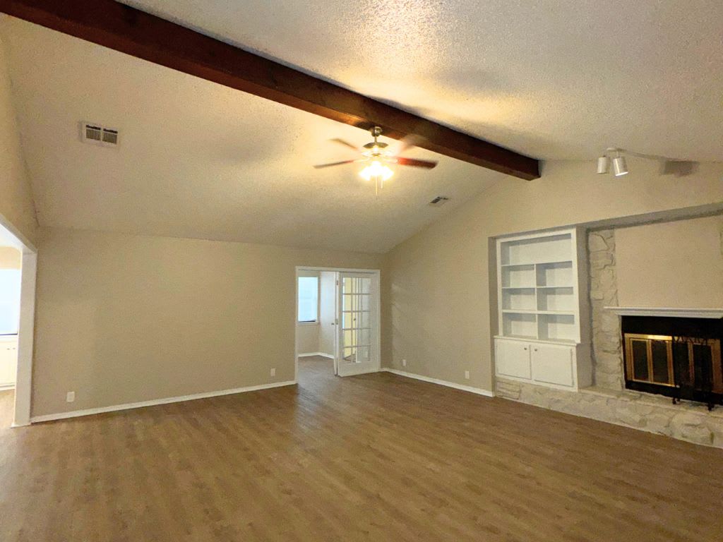 200 Lochwood Cir – photo 3