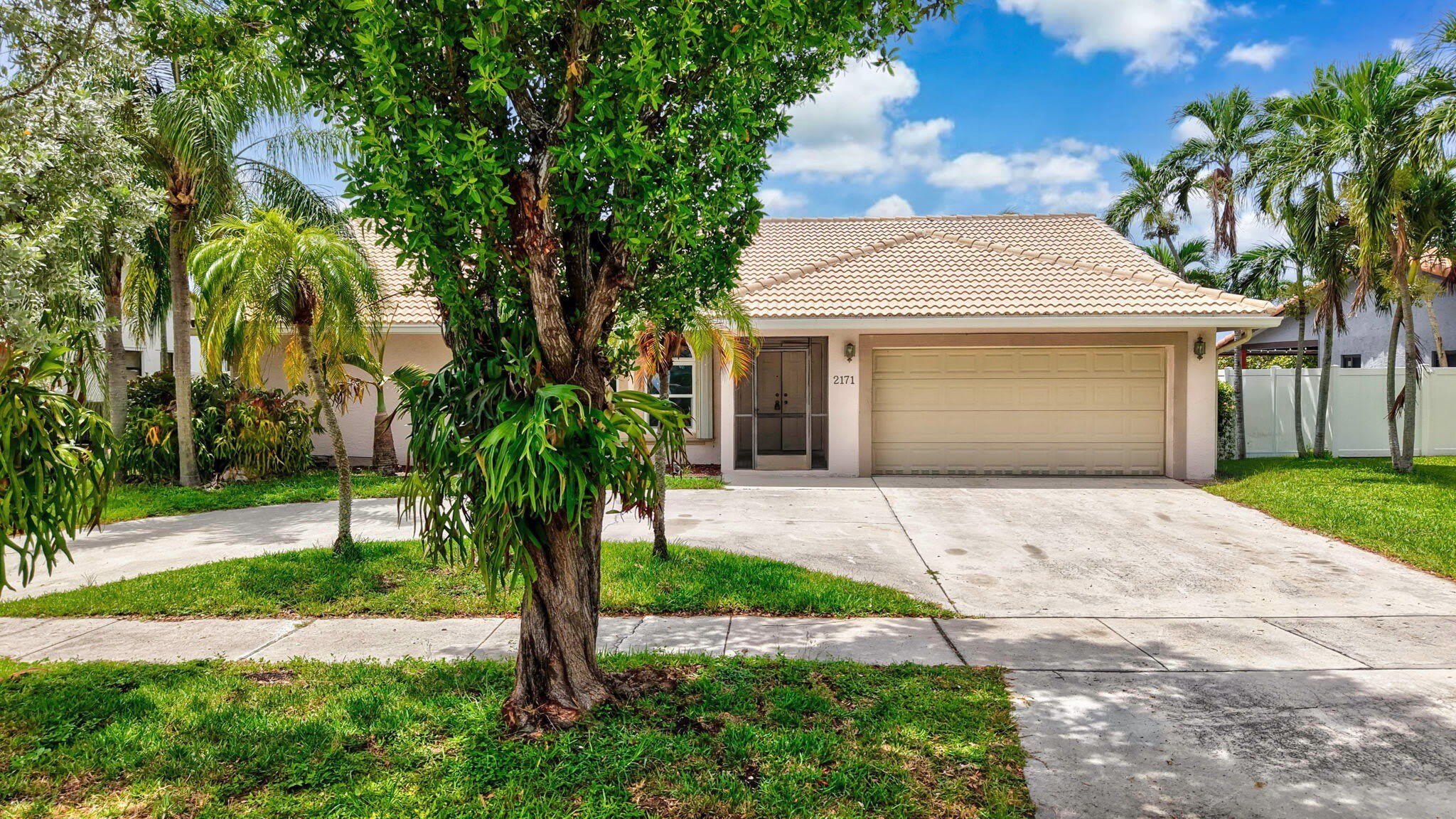2171 NW 76th Avenue – photo 2