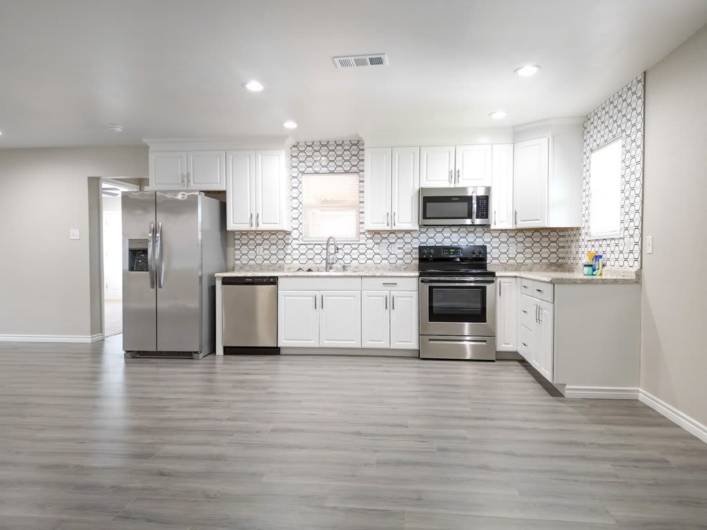 1506 E 21st St – photo 2