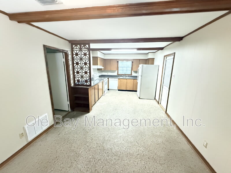 320 Syracuse Street – photo 3