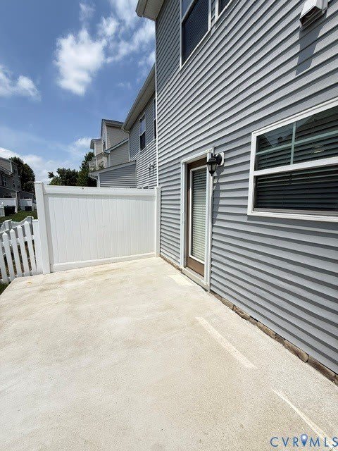 8057 Ellendale Drive – photo 3