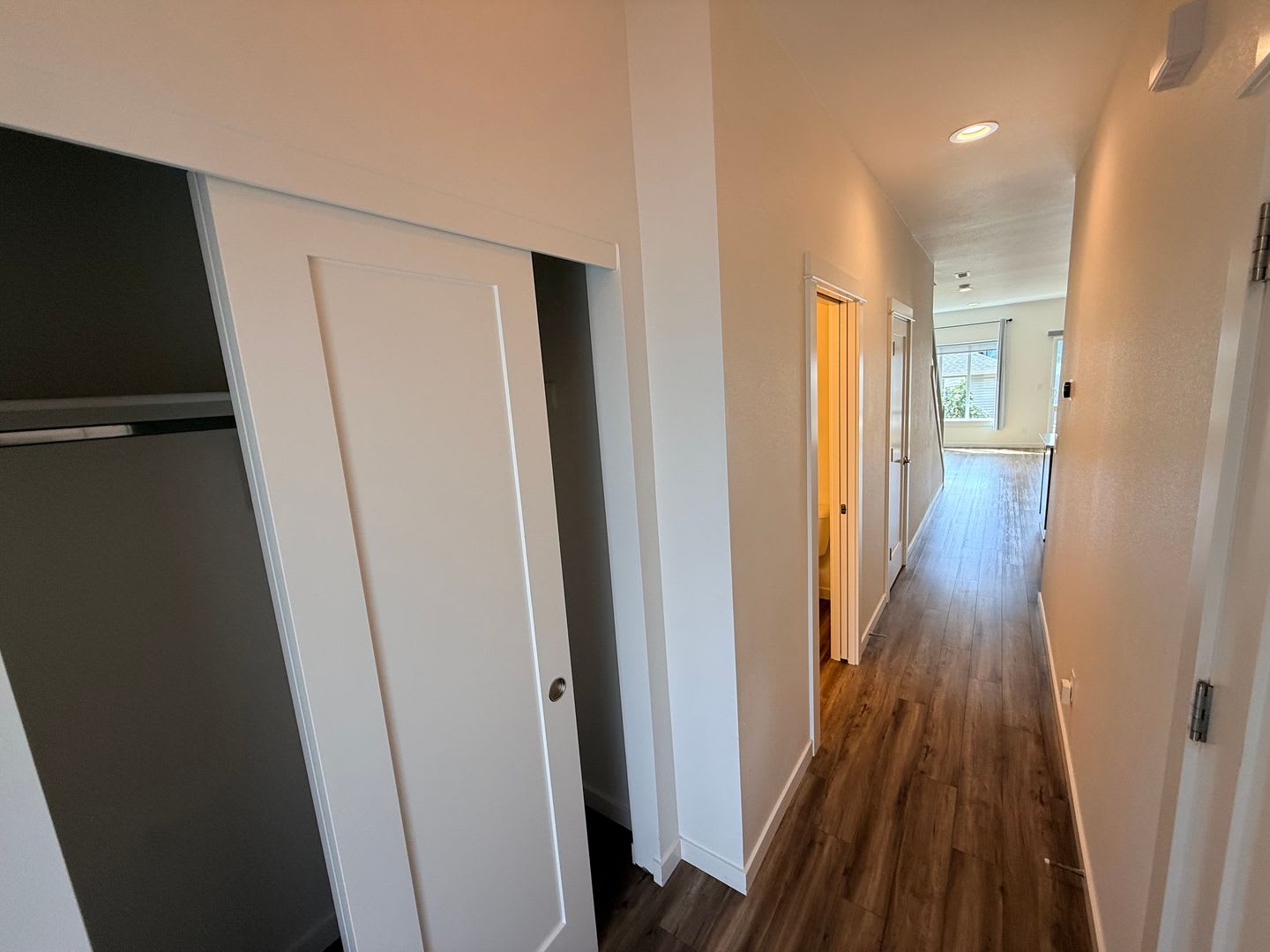 Modern 2‑Bedroom Salem Home with Bonus Room, Garage & Fenced Yard – photo 5