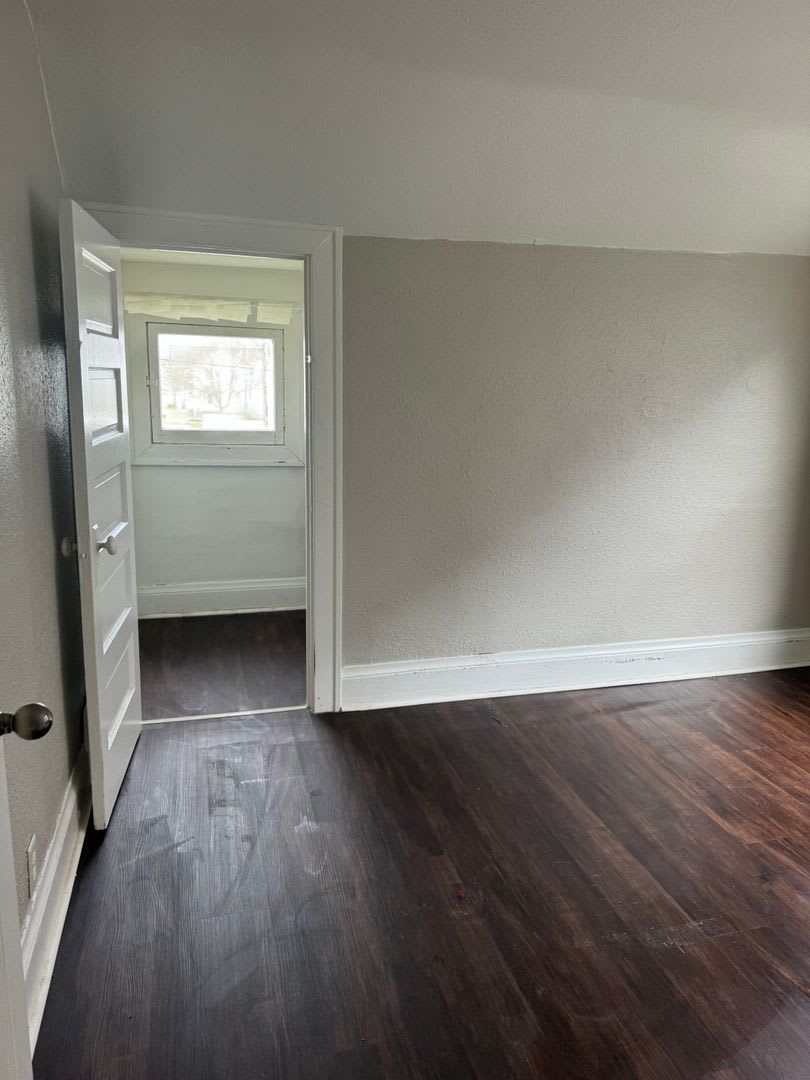 3 Bedroom Single Family – photo 5