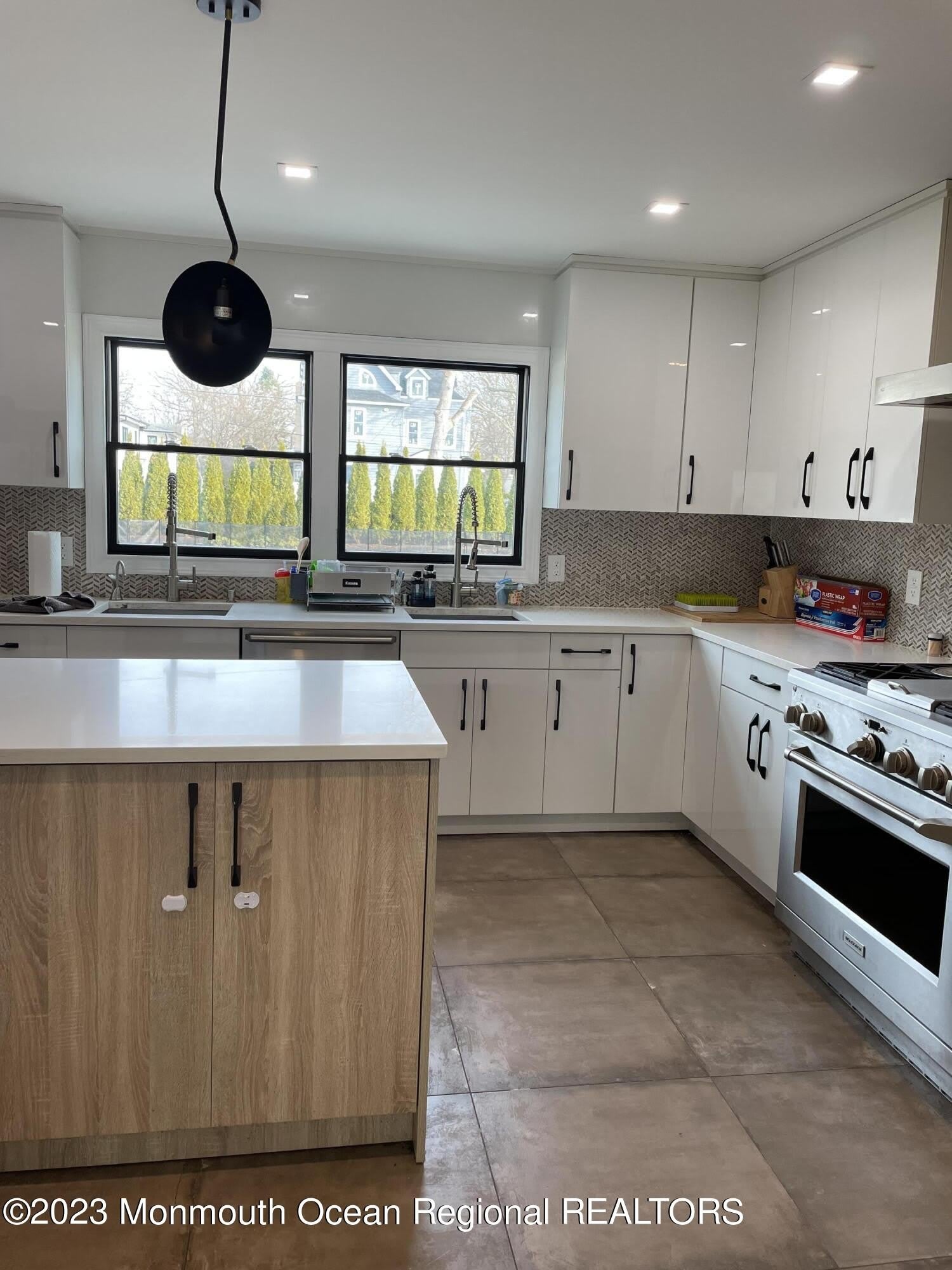501 Monmouth Place – photo 4