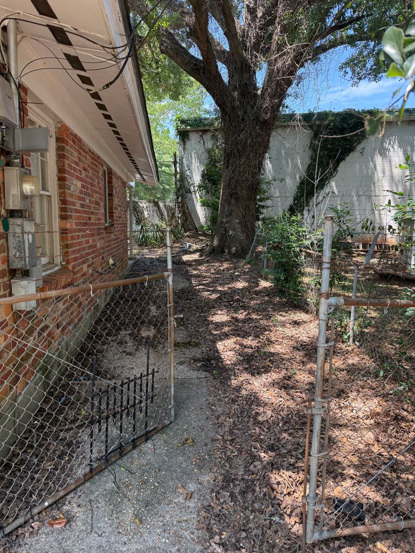 ** 3 bed 1 bath located in Forest Hills ** to schedule a self showing – photo 3