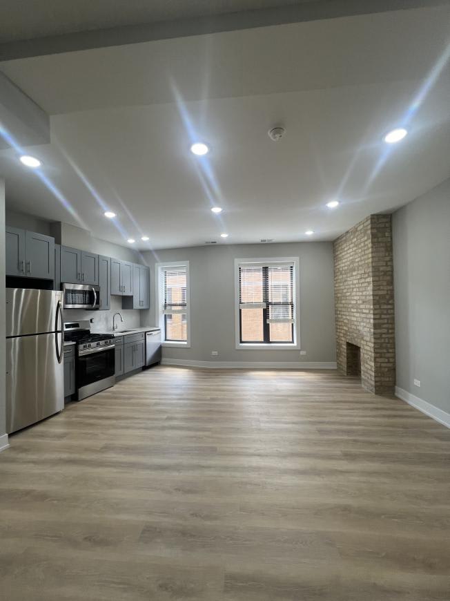 448 W Belden Ave – photo 3
