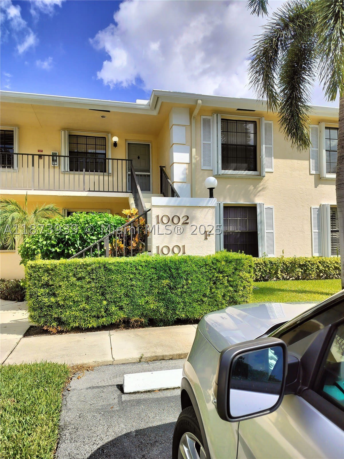 1002 Keystone Dr – photo 1