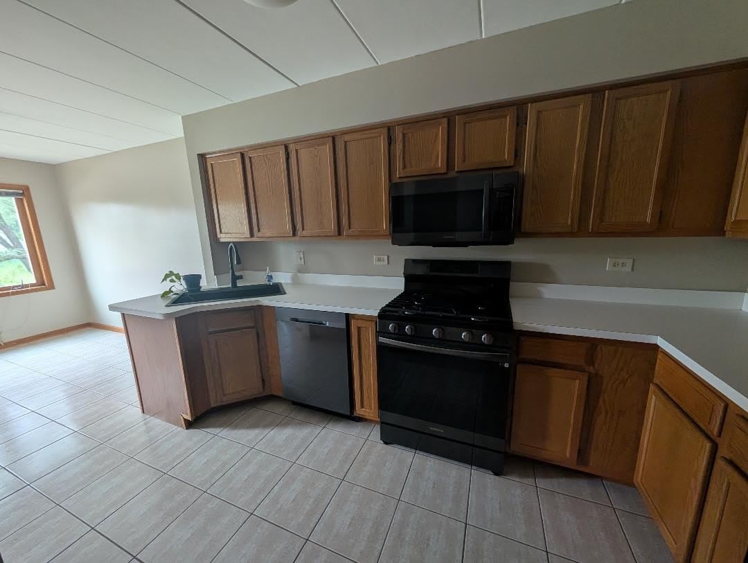 8809 S 79th Avenue – photo 2