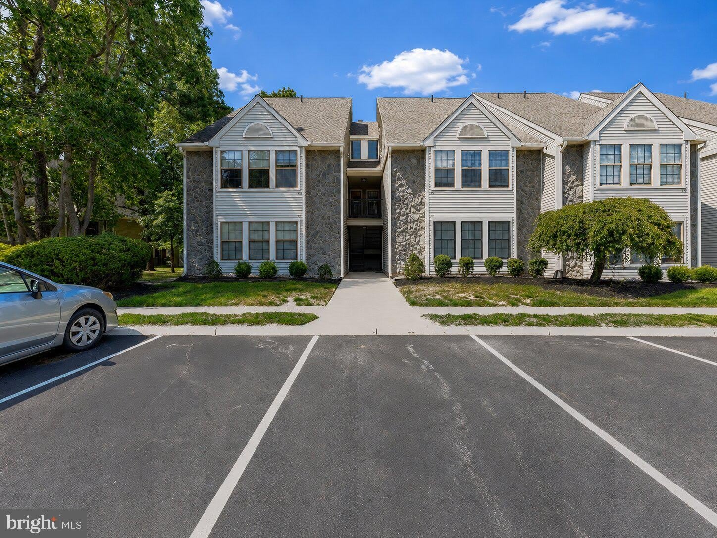 19 SUMMIT Court – photo 1