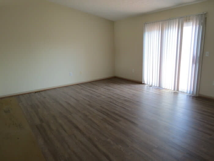 857 Radbourne Drive – photo 3