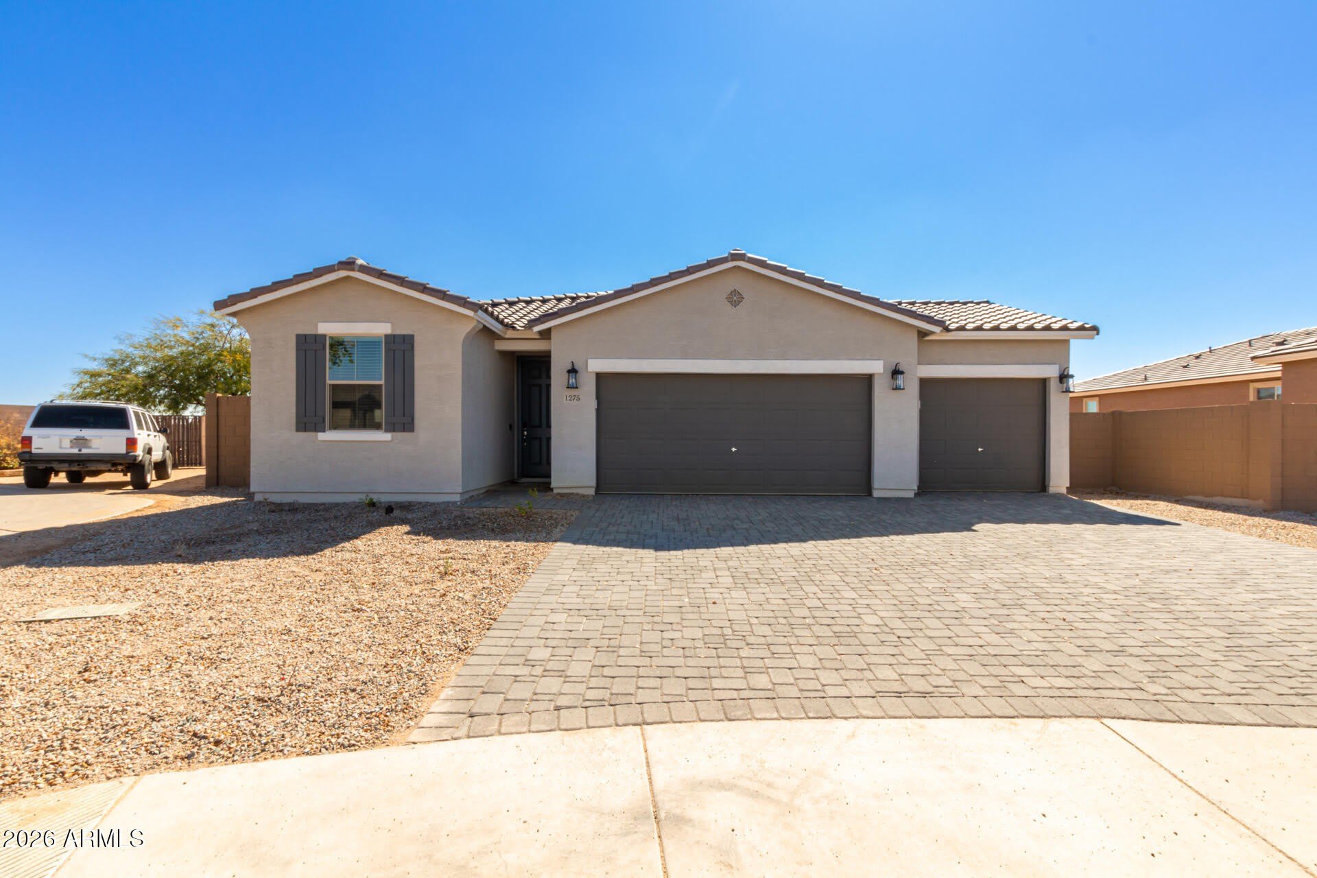 1275 E JAHNS Drive – photo 2
